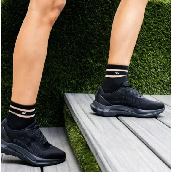 Alo Runner Black/Black Athletic Active Running Exercise Outdoor Travel Workout 9 - Picture 5 of 16